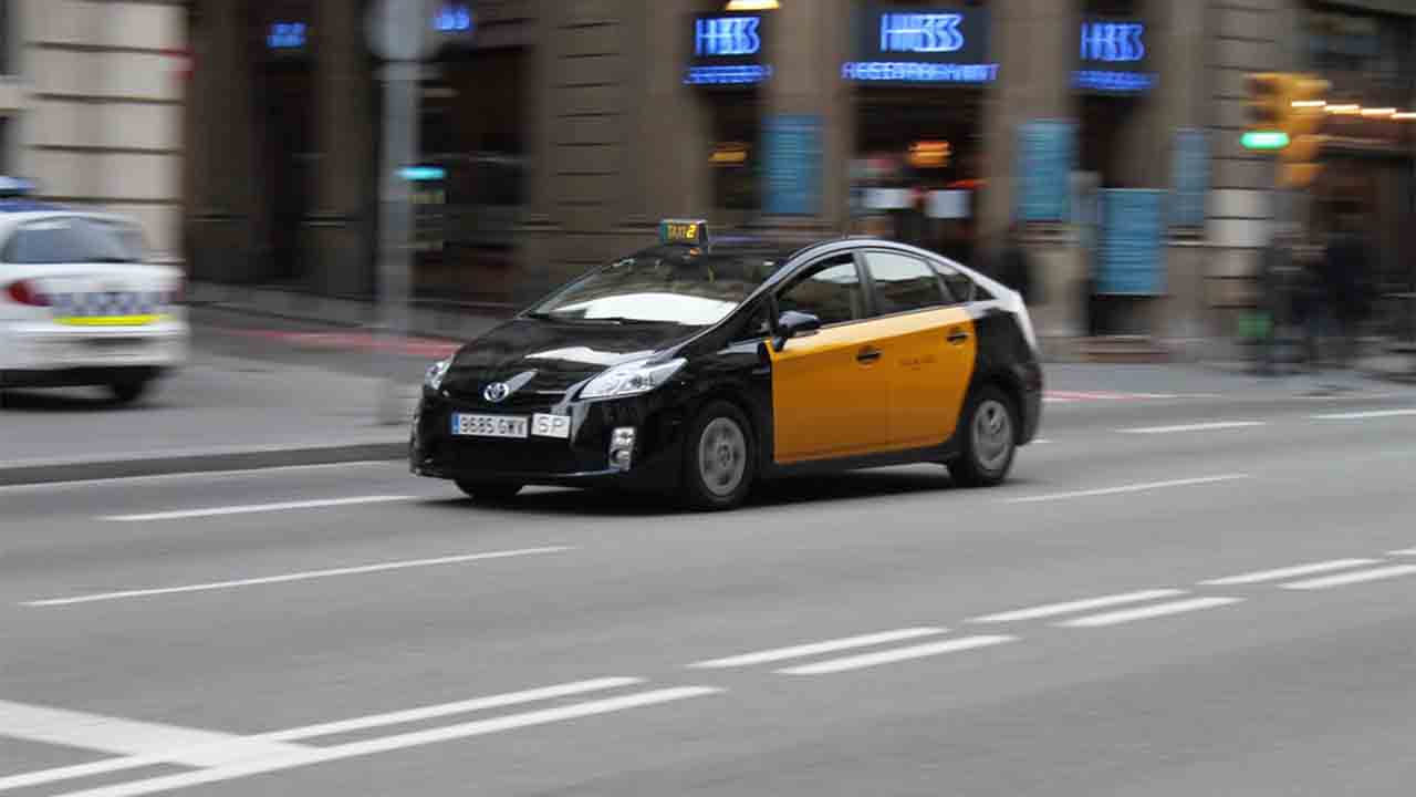 Taxi Barcelona Prius